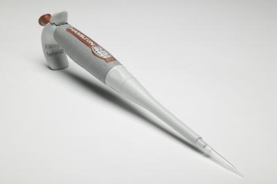 Hamilton SoftGrip Adjustable Volume Micropipette image 1