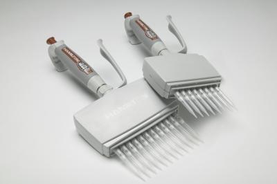 Hamilton SoftGrip Multi-Channel Micropipette image 1
